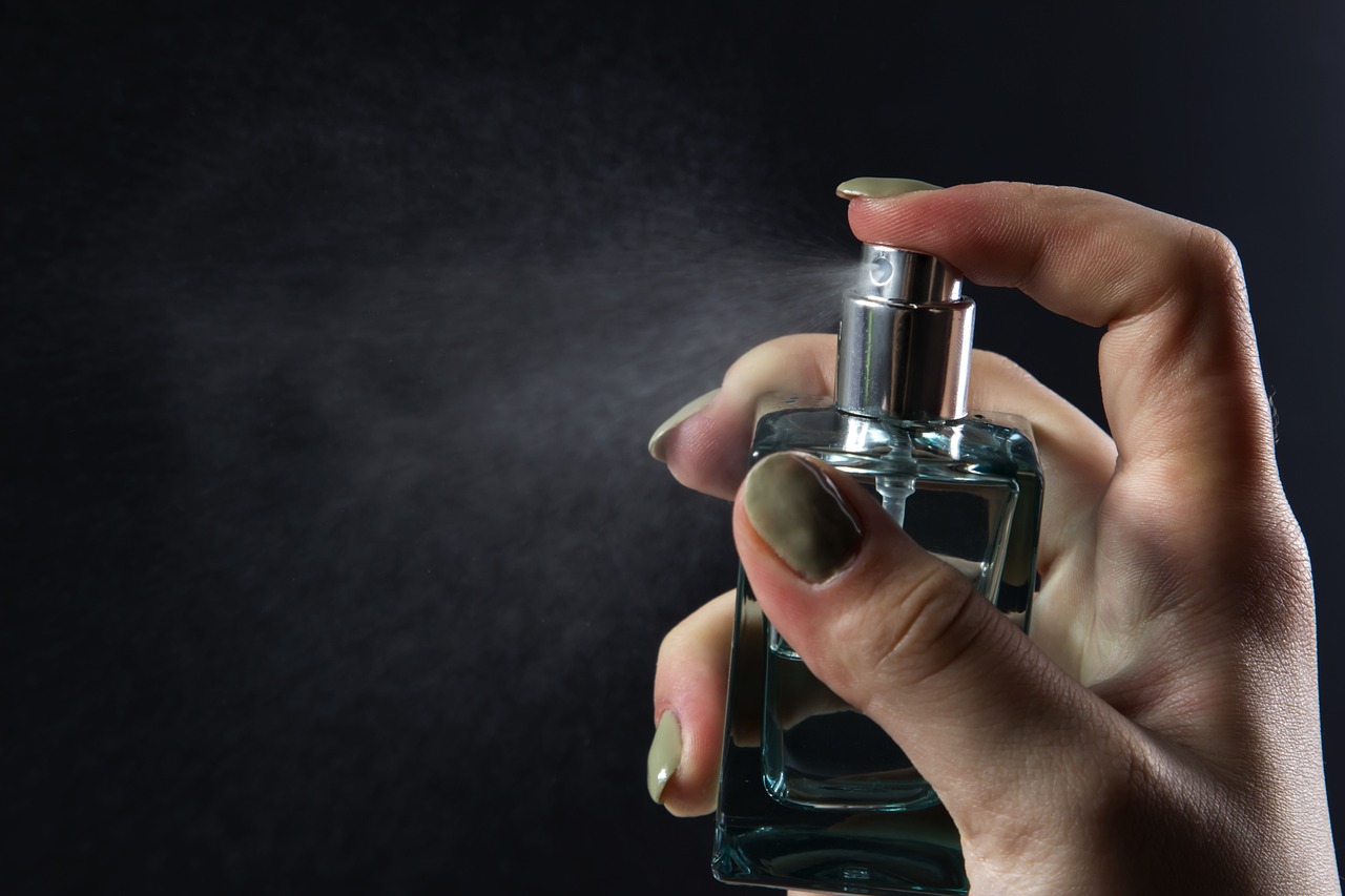 eau de toilette, perfume, spray, perfume bottle, scent, cologne, aroma, cosmetics, beauty, hand, perfume, perfume, perfume, perfume, perfume